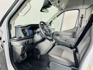 Ford Transit Passenger 350 XLT d'occasion 2026, toit moyen, LB, propulsion arrière - Product Image 4