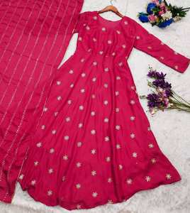 Belle robe Anarkali en soie avec travail fantaisie à la mode longue Salwar Kameez Dupatta pakistanaise pour les fonctions de mariage - Product Image 3