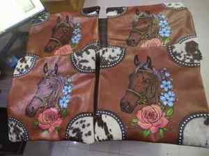 Par arctician's Horse Head & Blossom Flowers Cheveux sur le coin avec des lacets en cuir brut Housses de coussin carrées Oreiller en cuir en gros - Product Image 6