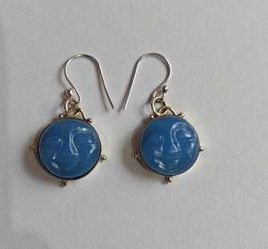 Calcédoine bleue pleine lune sculpture boucle d'oreille avec 925 argent Sterling 10MM rond sculpture pierre précieuse boucle d'oreille cérémonie boucle d'oreille - Product Image 2