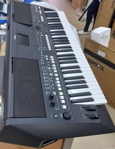 Clavier arrangeur numérique PSR SX920 à 61 touches, marteaux en bois massif et plastique, avec des sons de piano droit et de piano à queue - Product Image 1