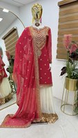 L'actrice indienne Sonakshi Sinha porte le designer de qualité d'exportation Sharara Salwar Kameez disponible à bas prix abordable
