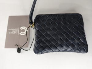 2024, nuevo diseño de alta calidad, bolsos de mano de cuero trenzado negro, bolsos de pañales de cuero, bolsos elegantes al por mayor para monedero Unisex - Product Image 4