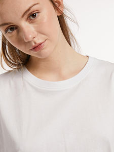 Top corto de gran tamaño para mujer, ropa de calle de lujo, 100% algodón, hombros caídos, ajuste cuadrado, logotipo personalizado, camiseta recortada de moda Premium OEM - Product Image 3