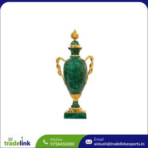 Escultura grande de malaquita para decoración de pared estilo Art Deco Retro para sala de estar u oficina urna de latón cincelada a mano chapada en oro de 24K - Product Image 4