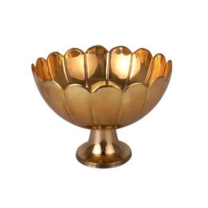 Tazón decorativo para servir frutas de alta calidad, hecho a mano con acabado chapado en oro y soporte de Metal de aluminio - Product Image 1