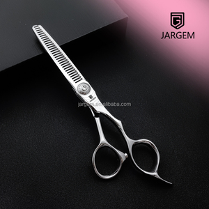Nouveau lancement : Ciseaux de coiffure japonais VG10 de 6 pouces, forme élégante, confortables à tenir, ciseaux de barbier pour le coiffage - Product Image 4