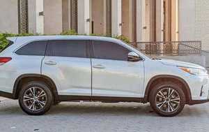 Auto Usado Highlander 2019 con Volante a la Izquierda, Asientos de Cuero, Techo Corredizo, Cámara Trasera, Faros LED y Pantalla Táctil - Product Image 2