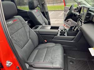 Toyota Tundra TRD Pro 2023 haute performance, V6 hybride bi-turbo, 4x4, Solar Octane - Product Image 4