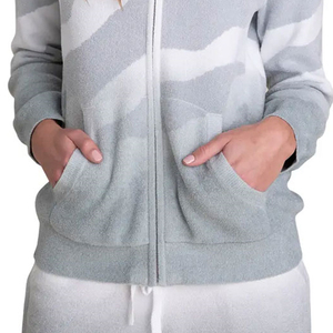 ออกแบบโลโก้ตามสั่ง เสื้อกันหนาวน้ำหนักเบาแต่ให้ความอบอุ่น ปี 2026 สำหรับขายส่ง พร้อมแขนยาวและวัสดุเนื้อนุ่มสำหรับผู้หญิง - Product Image 5