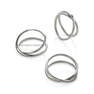 Rond de serviette rond mince en fil de métal plaqué argent adapté à la maison et au porte-serviettes de décoration de table de mariage - Product Image 1