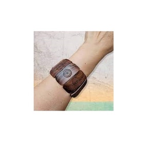 Pulsera de madera de lujo, joyería personalizada, joyería de moda, brazalete de pecho de madera de Acacia exagerada, mano - Product Image 1