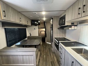 Autocaravana K-e-y-s-t-o-ne Passport 219BH Usada del 2022, Lista para Viajar - Product Image 3
