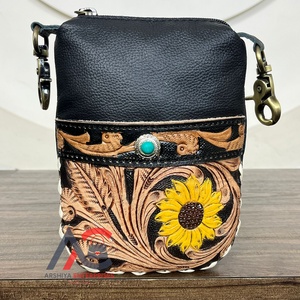 Riñonera de cuero de vaca mecanizada a mano de lujo superventas con diseño de girasol y monedero occidental con acento de piedra turquesa para mujer - Product Image 1