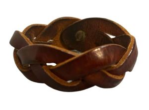 Pulsera de Cuero Trenzado de Piel de Vaca, Brazalete Ancho Ajustable con Hebilla de Cobre y Elemento Cuadrado - Product Image 2