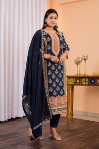Kurta traditionnel en rayonne tissée avec des broderies zari complexes, style Maslin, sans plis, séchage rapide, pour les occasions de fête - Product Image 2