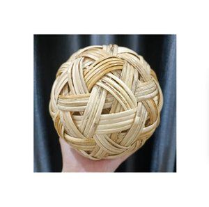 Bola de ratán hecha a mano de Navidad Bolas de mimbre de Navidad Difusor de caña Decoración de moda Bola de ratán - Product Image 1