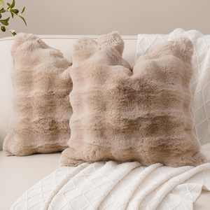 Cozy 18x18 Faux Fur Pillow Funda decorativa de punto suave para el hogar y el hotel Sofá y sofá sin látex Funda de almohada esponjosa de felpa - Product Image 4