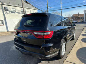 Dodge Durango AWD SUV 2019 d'occasion, conduite à gauche, sièges en cuir, commandes audio Bluetooth, caméra de recul, toit ouvrant, LED - Product Image 2