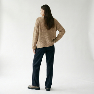 Maglione invernale casual da donna in pile a maniche larghe con orlo decorativo a spilla - Product Image 2