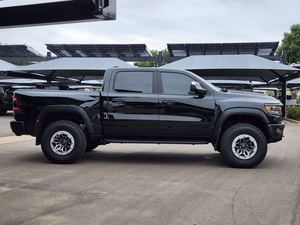 2023 RAM 1500 TRX Crew Cab 4WD Intérieur foncé Sièges en cuir Boîte de vitesses automatique Caméra arrière R17 Barre de toit en alliage Direction gauche - Product Image 5