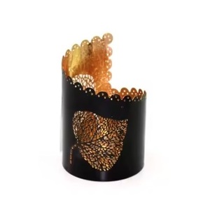 Votive classique en métal pour bougies, parfaite pour la décoration intérieure, les fêtes ou les tables romantiques - Product Image 2