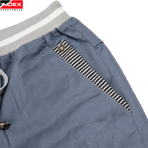 Short brut personnalisé pour hommes Short en maille de style Hip Hop de style décontracté à motif solide - Product Image 4