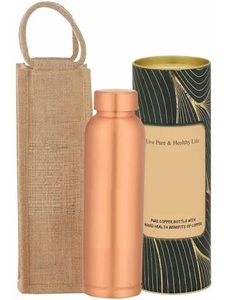 Botella de agua de cobre de Material de lujo para uso en oficina con bolsa de transporte de yute Ayurveda útil digestiva disponible a un precio asequible - Product Image 1