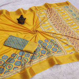 ผ้าซารีไหมเนื้อนุ่ม VASTRA COTTAGE พร้อมลายพิมพ์ดิจิทัลทั่วผืนและขอบปักดิ้นทั้งสองด้าน ผ้าซารีดีไซน์เนอร์พร้อมเสื้อคลุม - Product Image 2