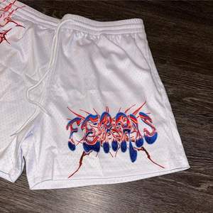 2023 pantalones cortos de gimnasio de cintura media para hombre logotipo personalizado patrón sólido mejor diseño gran oferta suministro al por mayor malla teñida lisa - Product Image 3