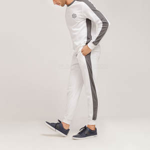 Trajes de sudor de verano transpirables para hombres de alta calidad Ropa de calle con logotipo personalizado con diseño de moda-Venta al por mayor - Product Image 2