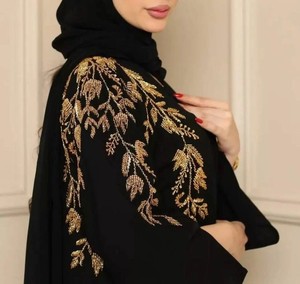 Abaya longue de luxe faite à la main, anti-rides, élégante, pour femme musulmane, style Dubaï, avec manches à volants, en soie, pour la prière, pour adultes, vente en gros - Product Image 2