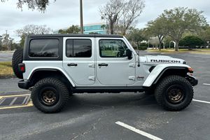 Jeep Wrangler Unlimited Rubicon 4x4 Xtreme Recon 2022 Usado en Excelentes Condiciones, Paquete de Neumáticos de 35 Pulgadas, Motor V6, Diferenciales Bloqueables - Product Image 3