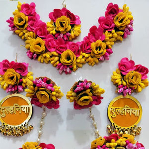 Ensemble de bijoux de mariée ajustables style crochet Rose-jaune, bracelets floraux faits à la main, avec pendentifs Dulhaniya, pour Haldi et Mehendi, tendance - Product Image 1