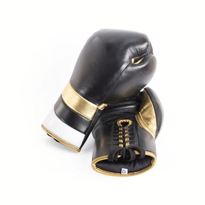 ถุงมือชกมวยหนังแท้สำหรับมืออาชีพทนทาน - Product Image 1