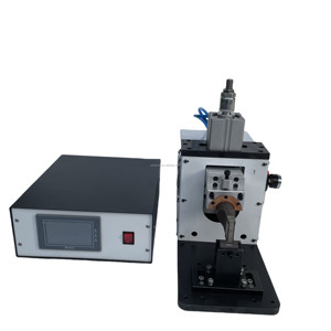 Dispositif de soudage par ultrasons 20Khz 3200W avec tête de soudage conique pour feuilles de <span class=keywords><strong>cuivre</strong></span> et d'aluminium - Product Image 1
