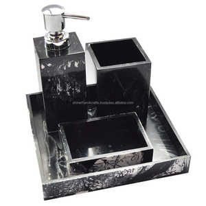 Juegos de accesorios de baño de resina a prueba de agua Cortinas de ducha rectangulares Características almacenadas - Product Image 1