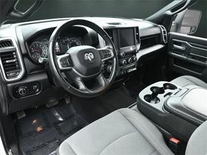 Camioneta Ram 2500 Big Horn 2024 con Volante a la Izquierda, 6 Plazas y Alta Potencia - Product Image 4