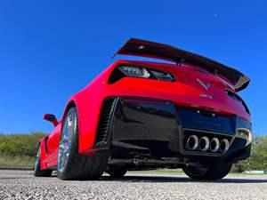 2019 Chevrolet Corvette ZR1 Coupé 4,400 Mile 7 vitesses manuelle 755hp suralimenté V8 3ZR paquet nouvelle énergie véhicule direction à gauche - Product Image 6