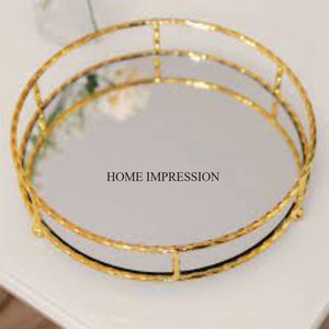 Diseñador de lujo Royal Look Wedding & Villa Party Table Centro de mesa y decoración Bandeja de espejo de forma redonda con marco de metal dorado - Product Image 1