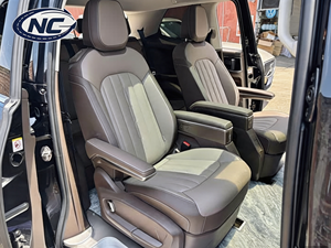 Offre Spéciale pour Viloran 2024 380TSI Édition Business SUV Voiture d'occasion Moteur Turbo Sièges en Cuir Toit Panoramique Foncé Gauche - Product Image 5