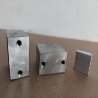 Pièces de fixation industrielles en laiton usinées CNC sur mesure, bloc de base de moule de précision, usinage par fraisage avec électroérosion à fil