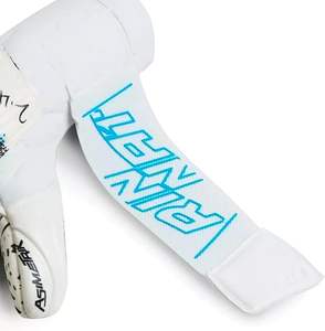 Gants de gardien de but Gants de revers en cuir PU de haute qualité avec protection de dégagement améliorée Meilleure adhérence Utilisation en extérieur - Product Image 4