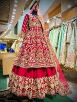 Nouveau-broderie lourde sur la robe de mariée courte anarkali & lehenga avec des perles de verre en cristal embellies, travail dabka pour le mariage @ 2024