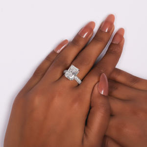 Anillo de compromiso de diamante cultivado en laboratorio de corte radiante clásico 14KT chapado en oro sólido Halo oculto estilo de moda anillo fino certificado IGI - Product Image 3