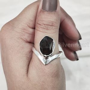 แหวนเงินแท้ 925 ประดับพลอยควอตซ์สโมคกี้ดิบธรรมชาติทรงมงกุฎ สำหรับผู้หญิง เหมาะสำหรับเป็นของขวัญวันครบรอบ - Product Image 2