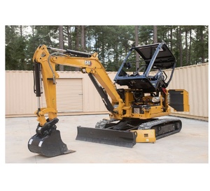 เครื่องจักรตีนตะขาบขนาดเล็ก CAT 303 CR ประสิทธิภาพเชื่อถือได้ พร้อมรางตีนตะขาบที่ขยายได้ และคุณสมบัติถ่วงดินแบบถอดเร็ว - Product Image 1