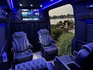 ข้อเสนอสุดพิเศษ ปี 2024 เมอร์เซเดส-เบนซ์ สปรินเตอร์ 2500 AWD ทรานส์ฟอร์เมอร์ 144WB 10 ที่นั่ง เกียร์อัตโนมัติ - Product Image 4