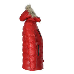 Blouson matelassé en cuir rouge personnalisé pour femme avec capuche en fourrure Vêtement d'extérieur personnalisé avec logo d'entreprise Manteau d'hiver élégant - Product Image 5