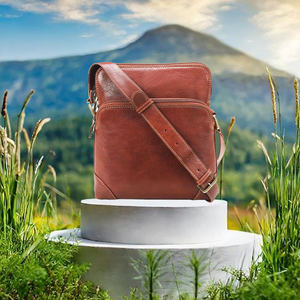 Bolso bandolera unisex de piel auténtica, bandolera de estilo vintage con cierre de cremallera y forro de poliéster para uso diario - Product Image 6